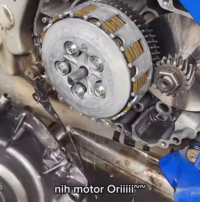 Blok kopling Suzuki Satria 2-tak masih bening walaupun sudah lama digunakan 