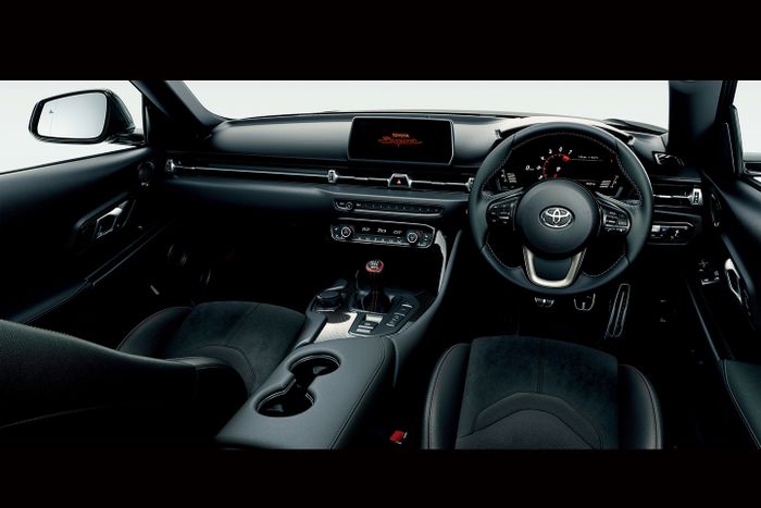 Interior Toyota GR Supra RZ terbaru.