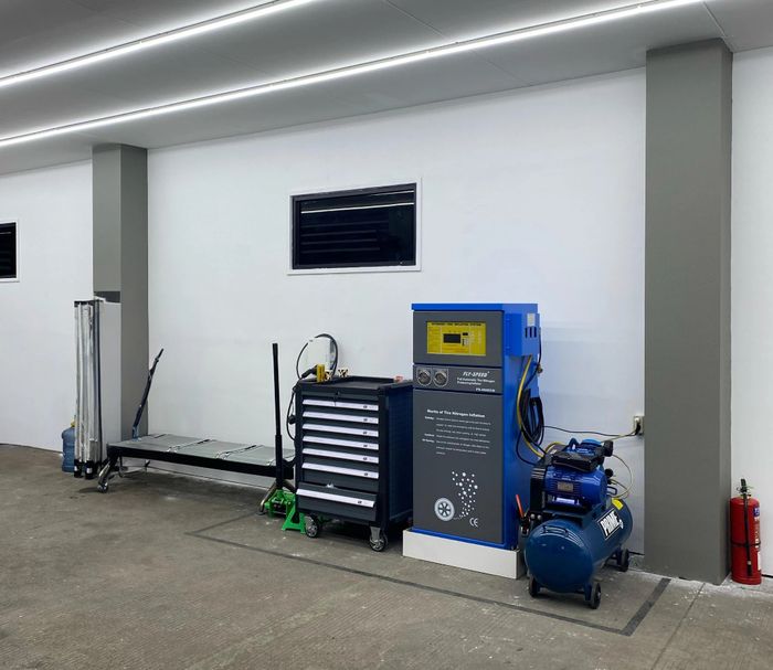 Fasilitas pengisian nitrogen di posko mudik BYD 2025