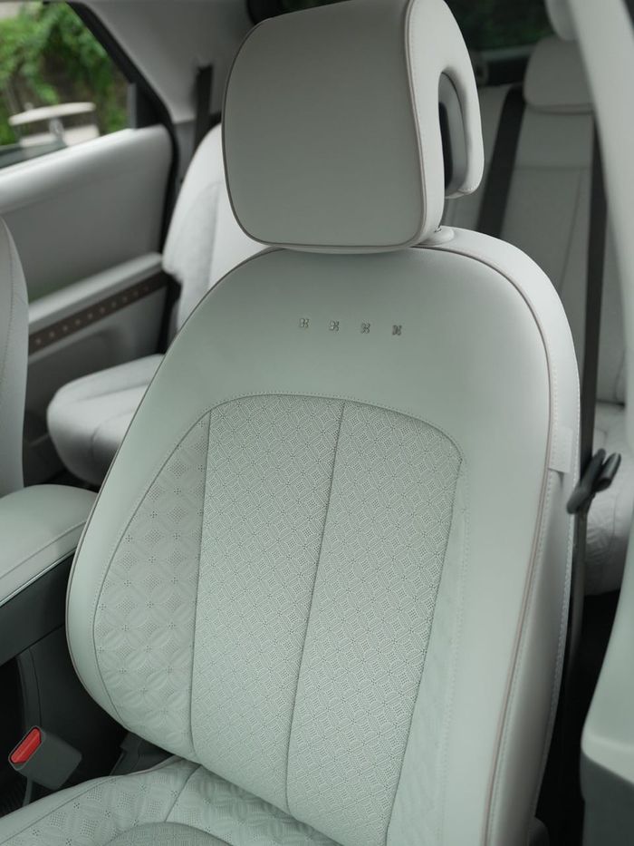 Aksen batik di jok Hyundai IONIQ 5 Limited Edition