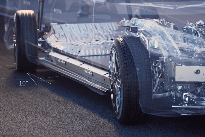 Denza N9 memiliki roda belakang yang bisa dibelokkan seperti kepiting.