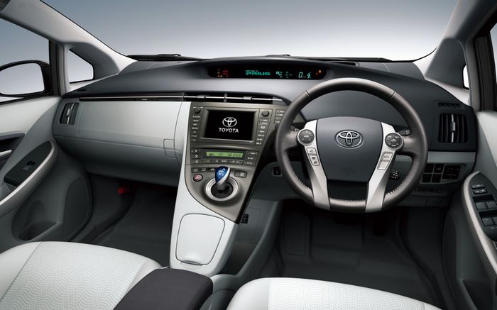 Interior Toyota Prius generasi ketiga