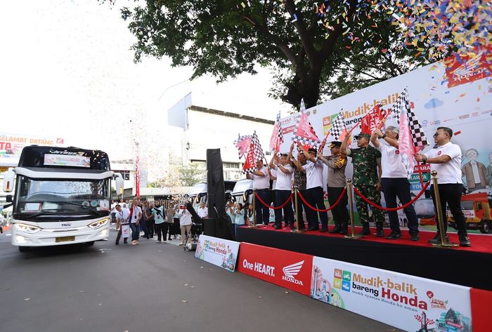 Momen pelepasan peserta Mudik-Balik Bareng Honda (MBBH) 2025. Dengan semangat kebersamaan, ribuan pemudik siap berangkat menuju kampung halaman dengan aman dan nyaman.