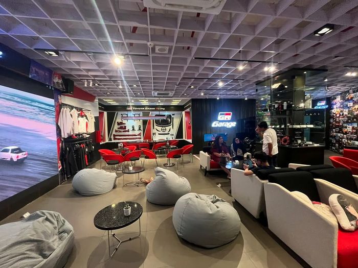 Suasana GR Garage AUTO2000