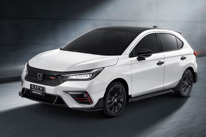 Tampang Honda City Hatchback Drival paling agresif di lini produk.