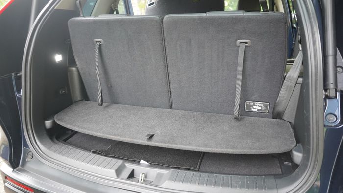 Ruang kargo 2 tingkat yang praktis