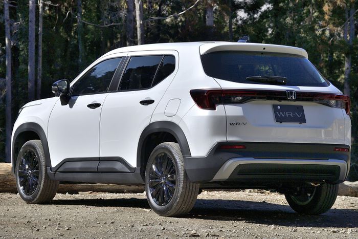 Honda WR-V Black Style versi Z.