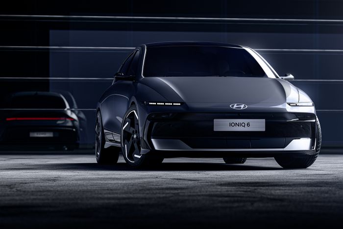 Hyundai IONIQ 6 terbaru bawa wajah hiu lebih sporty.