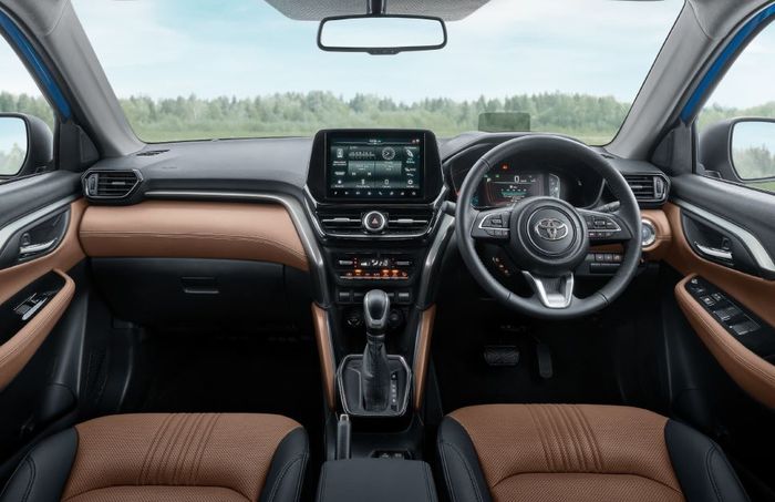 tampilan dasbor Toyota Hyryder