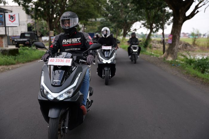 Peserta menelusuri rute bervariasi menuju Tawangmangu