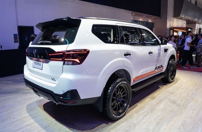 tampak buritan Nissan Terra 55th Anniversary