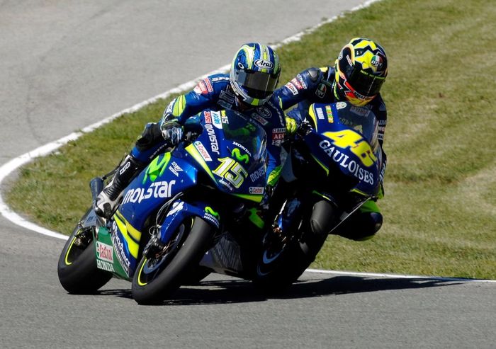 Rossi menyenggol Gibernau di Jerez 2005