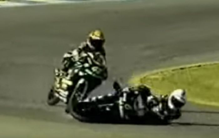 Jorge Lorenzo lakukan manuver keras ke Joan Olive
