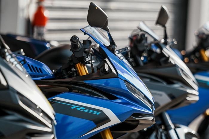 Yamaha R25 terbaru