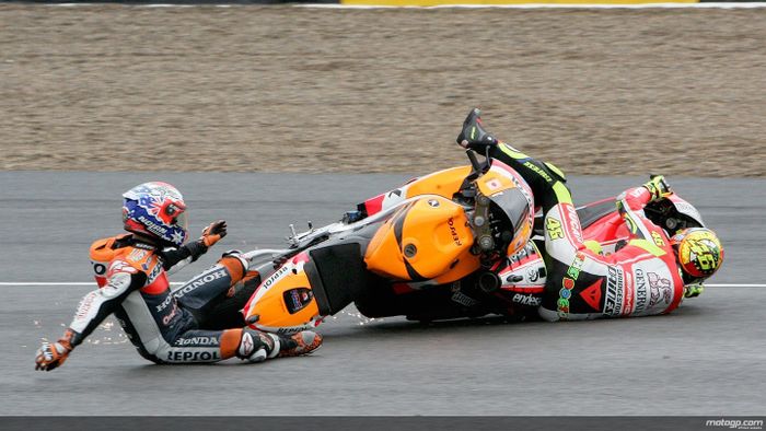 Insiden Casey Stoner dan Valentino Rossi jadi momen terpanas MotoGP Spanyol 2011