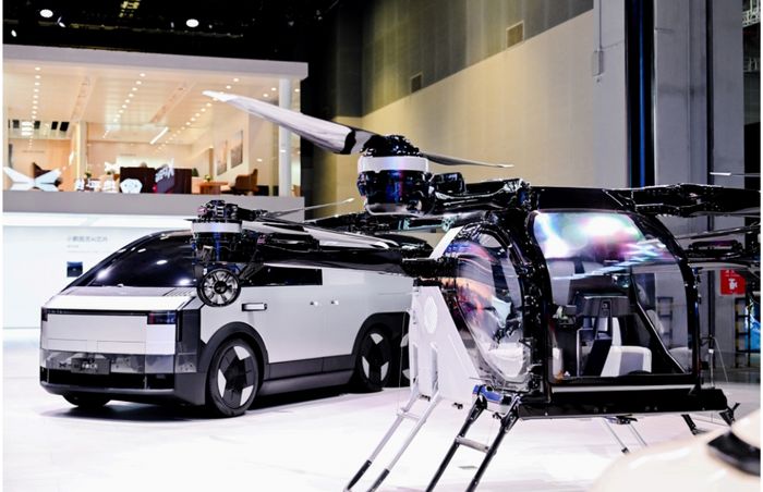 Pakai AI, Xpeng pamer mobil terbang di Auto Shanghai 2025