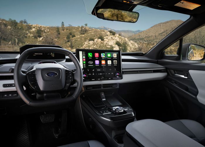 Interior Subaru Trailseeker.