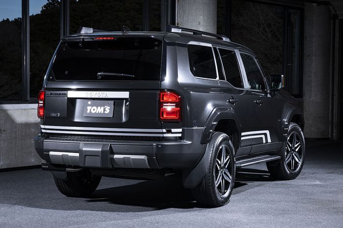 Buritan Toyota Land Cruiser milik TOM'S.