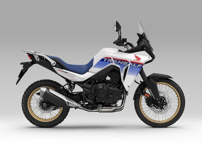 New XL750 Transalp Triclor Honda
