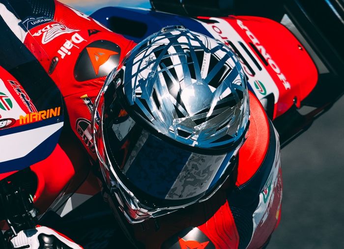 Ada winglet di helm baru Luca Marini