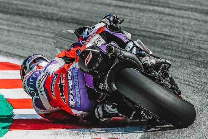 Teknik menikung sekarang sudah sampai level shoulder down