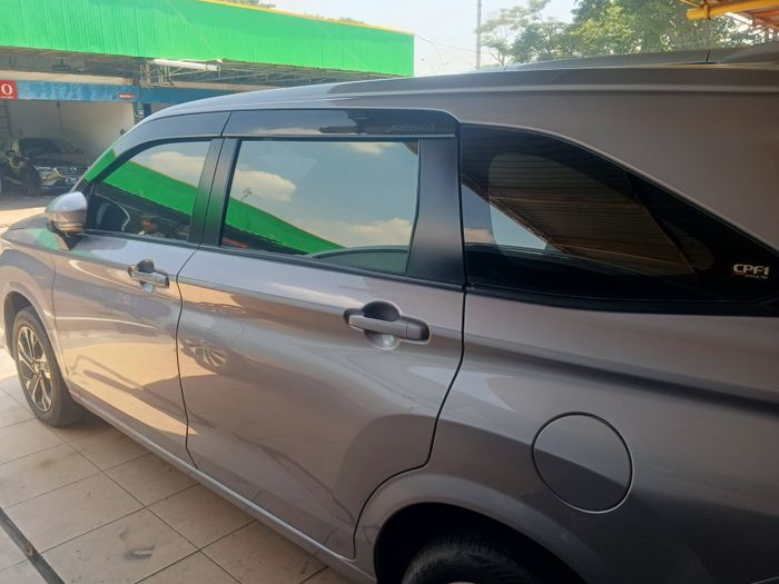 Tampak Samping Xenia 1.5 R ADS