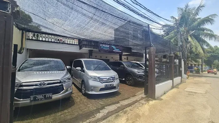Showroom mobil bekas Doyan Mobil di Jakarta Selatan