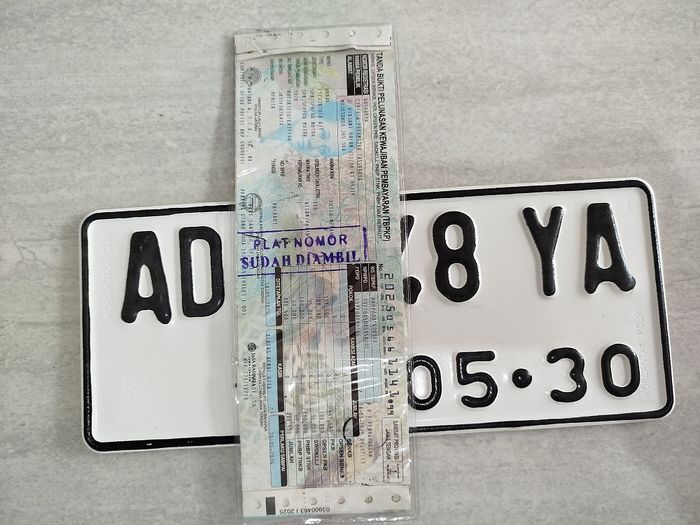 Perpanjang pajak 5 tahunan di Jawa Tengah mendapat STNK  dan Pelat Nomor baru