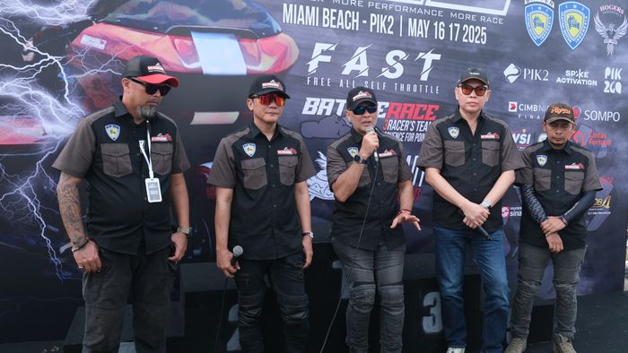 Yudi Djadja, Director Hogers Indonesia (tengah), HI-DRONE jadi ajang penyaluran hobi dan bakat para pengguna motor Harley-Davidson