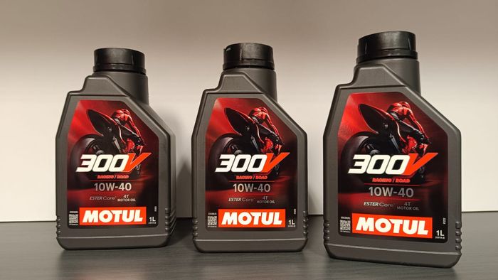 Motul 300V terbaru tersedia dalam beragam pilihan viskositas