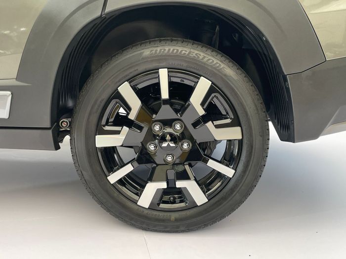 Desain baru velg Mitsubishi Xpander Cross
