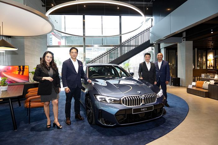 BMW Seri 3 terbaru di dealer M baru BMW Astra Surabaya