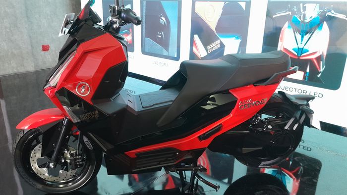 Untuk yang penasaran jarak tempuhnya, Alva Cervo X bisa menjelajah sejauh 125 kilometer.