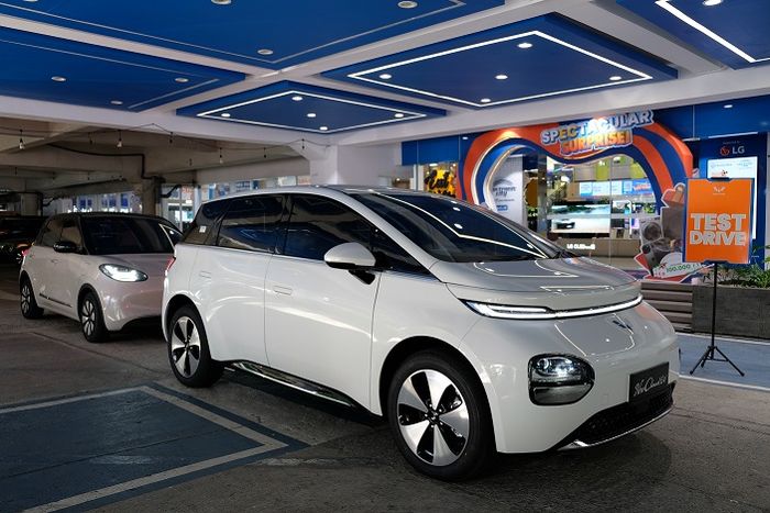 Wuling turut menggelar test drive di beberapa lokasi electronic city untuk memberikan pengalaman berkendara modern kepada e-cityzen