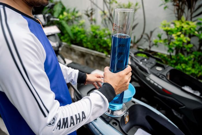 Pengisian BBM ke Yamaha Gear Ultima untuk Media Test Ride