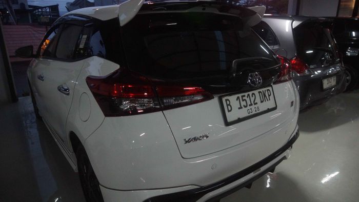 Tampak belakang Yaris S GR