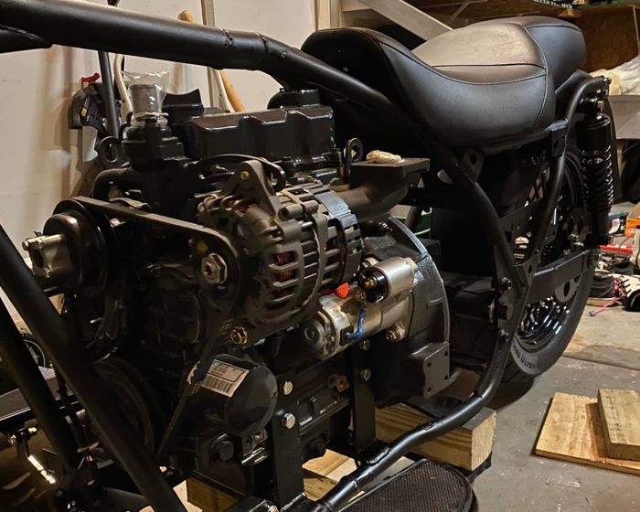 Bentuk mesin diesel yang akan dipasangkan di motor ini