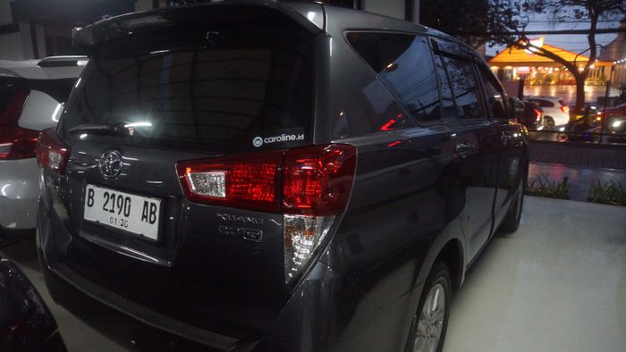 Tampilan belakang Kijang Innova G 2.0