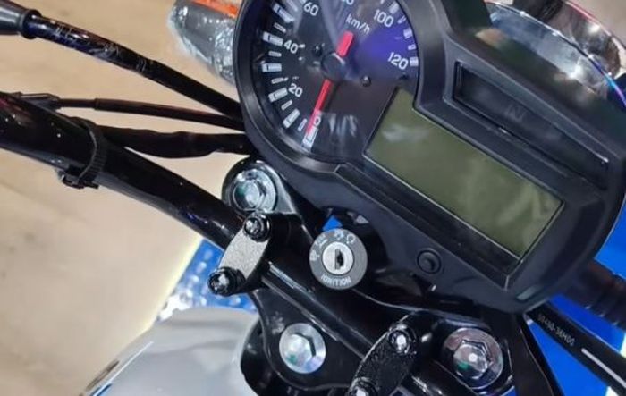 panel instrumen Suzuki AX4