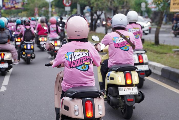 Sesi city touring bersama komunitas Fazzio. 