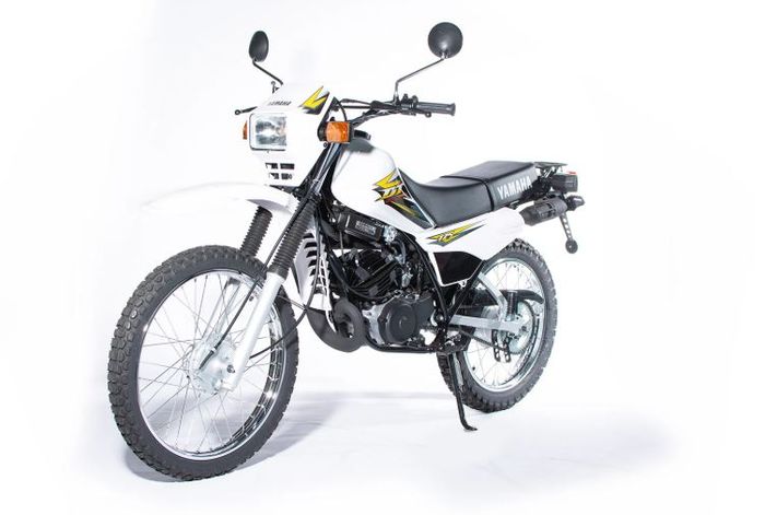detail tampilan Yamaha DT125 versi 2025