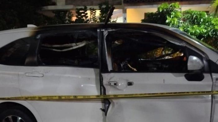 Avanza yang terbakar dan tewaskan soran lansia