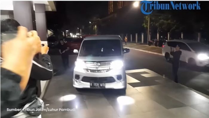 Daihatsu Luxio para pelaku spesialis pembobol toko di Jawa Timur yang sudah ditembak mati Polisi di tol Sidoarjo
