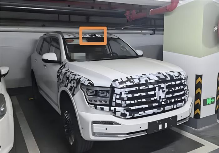 Sensor Lidar yang terpasang di atap GWM Tank 500 facelift