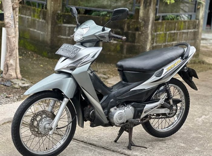 Revo generasi pertama
