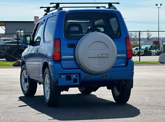 Mazda AZ-Offroad dilengkapi sistem penggerak AWD