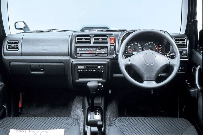 tampilan dasbor Mazda AZ-Offroad