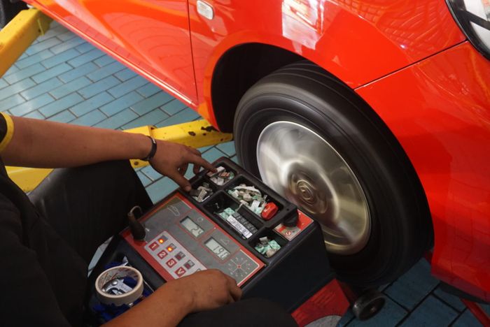 Lakukan pengecekan menyeluruh pada kondisi ban yang digunakan