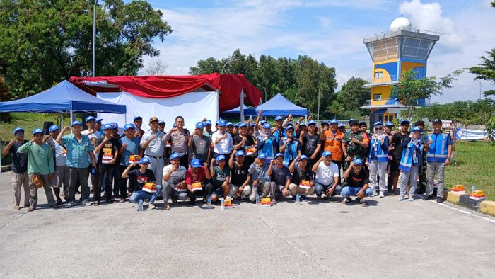 Sosialisasi truk odol di Tol Cipularang