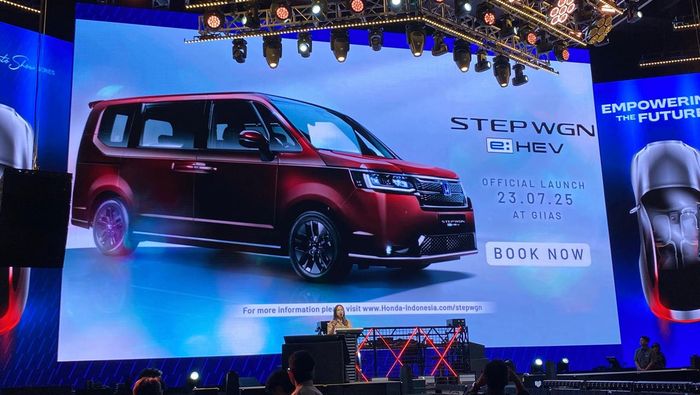 Pengumuman kehadiran Honda StepWGN e:HEV di GIIAS 2025.